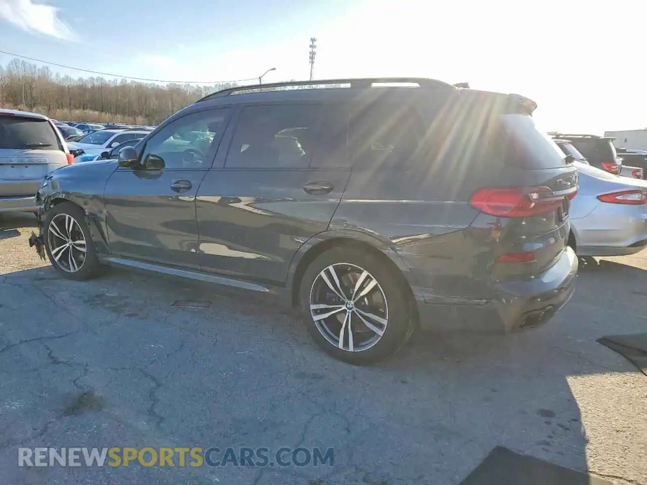 2 Photograph of a damaged car 5UXCX6C09N9L31409 BMW X7 2022