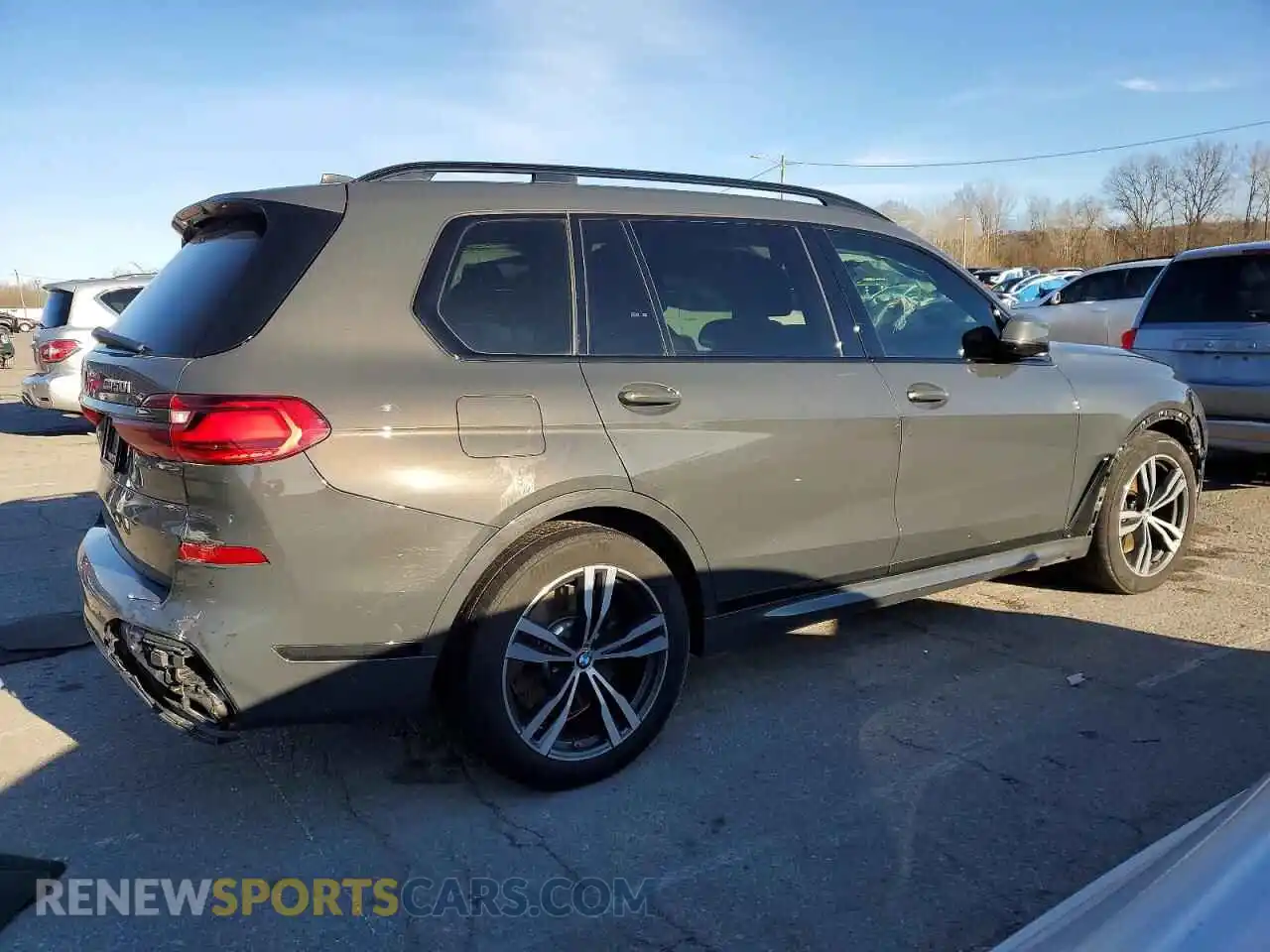 3 Photograph of a damaged car 5UXCX6C09N9L31409 BMW X7 2022