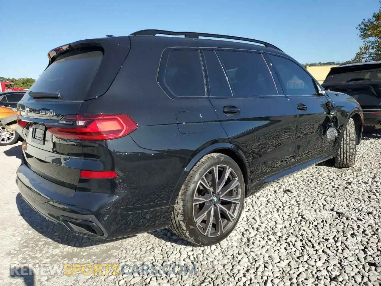 3 Photograph of a damaged car 5UXCX6C09N9L71084 BMW X7 2022