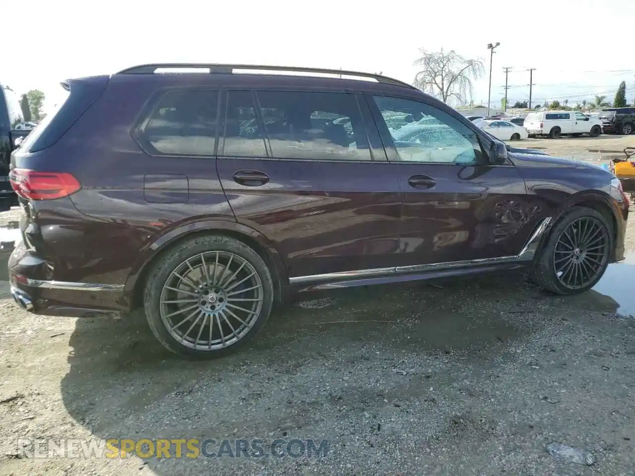 3 Photograph of a damaged car 5UXCX6C14N9K25149 BMW X7 2022