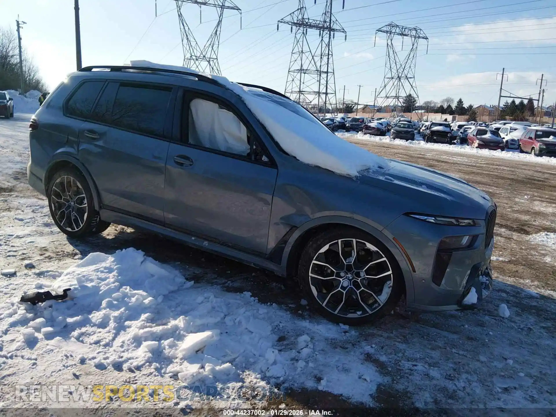 1 Photograph of a damaged car 5UX23EM00P9N89076 BMW X7 2023