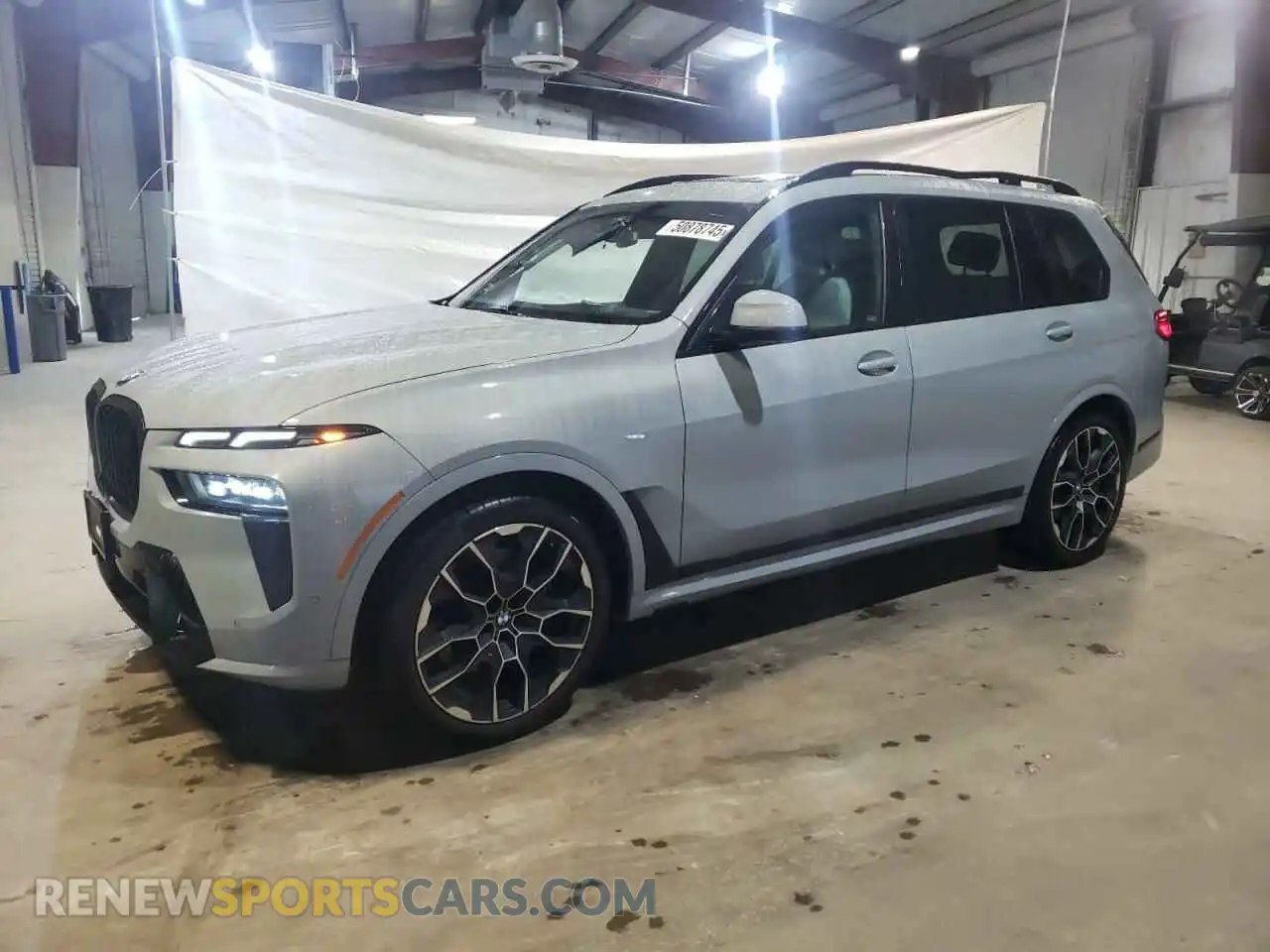 1 Photograph of a damaged car 5UX23EM00P9P28204 BMW X7 2023