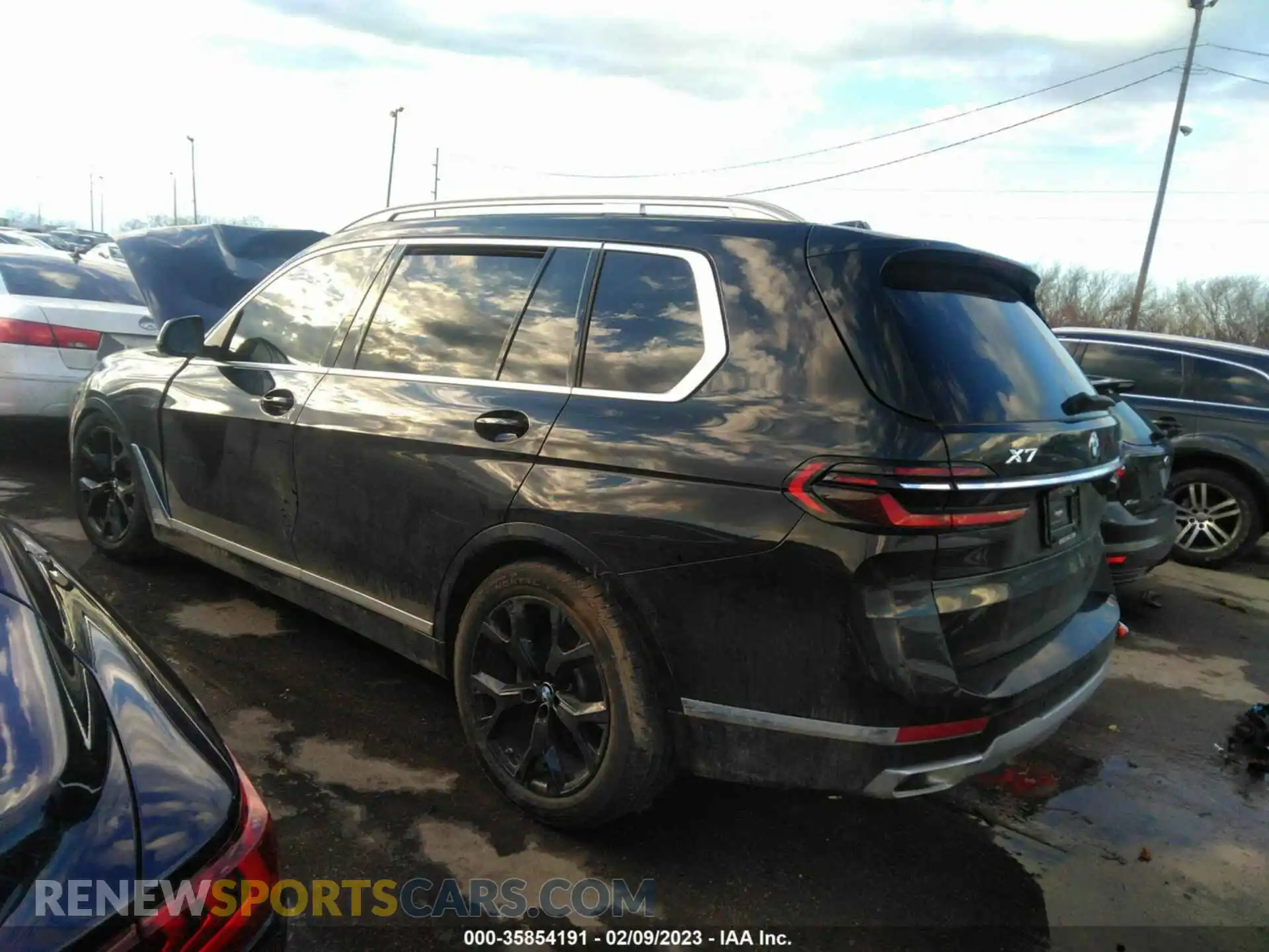 3 Фотография поврежденного автомобиля 5UX23EM00P9P33550 BMW X7 2023