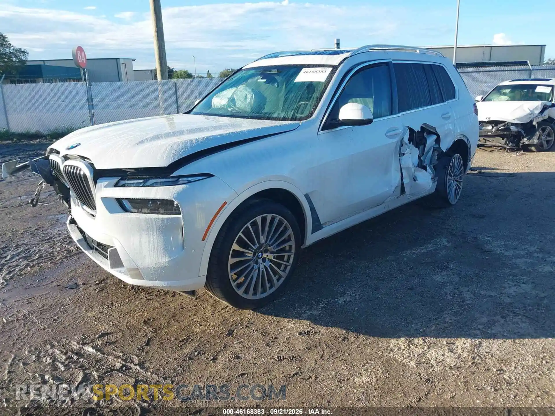 2 fotografías del automóvil dañado 5UX23EM00P9P64457 BMW X7 2023