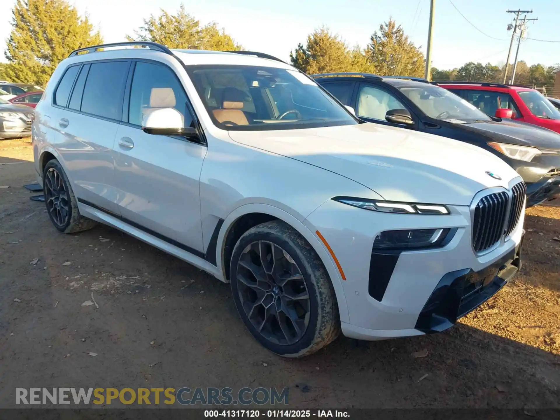 1 Photograph of a damaged car 5UX23EM00P9P66175 BMW X7 2023