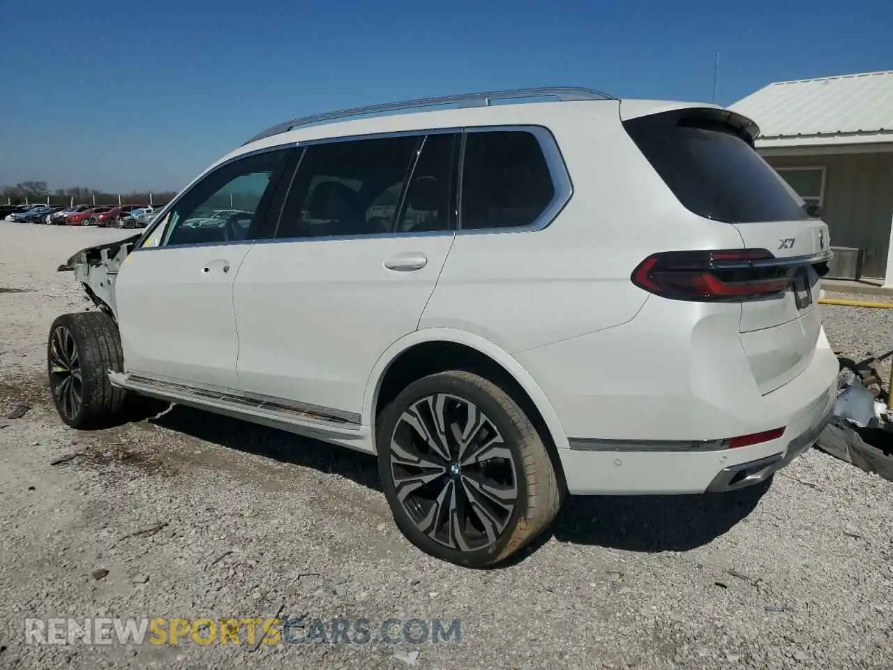 2 Photograph of a damaged car 5UX23EM00P9R40276 BMW X7 2023