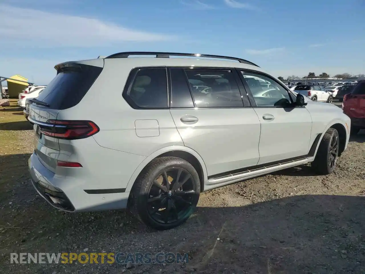 3 Photograph of a damaged car 5UX23EM01P9S04138 BMW X7 2023