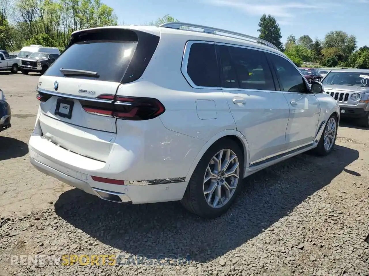 3 Photograph of a damaged car 5UX23EM02P9N62493 BMW X7 2023
