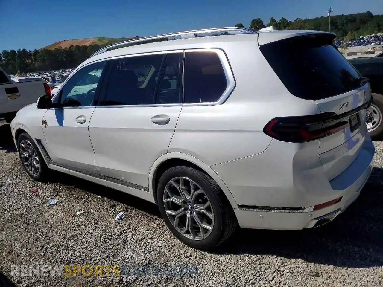 2 fotografías del automóvil dañado 5UX23EM02P9P72222 BMW X7 2023