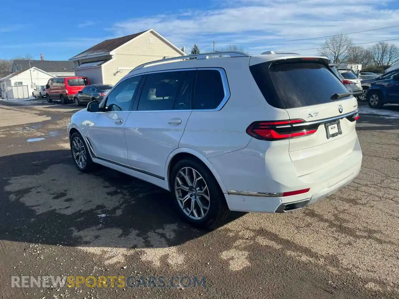 2 Photograph of a damaged car 5UX23EM02P9R06825 BMW X7 2023
