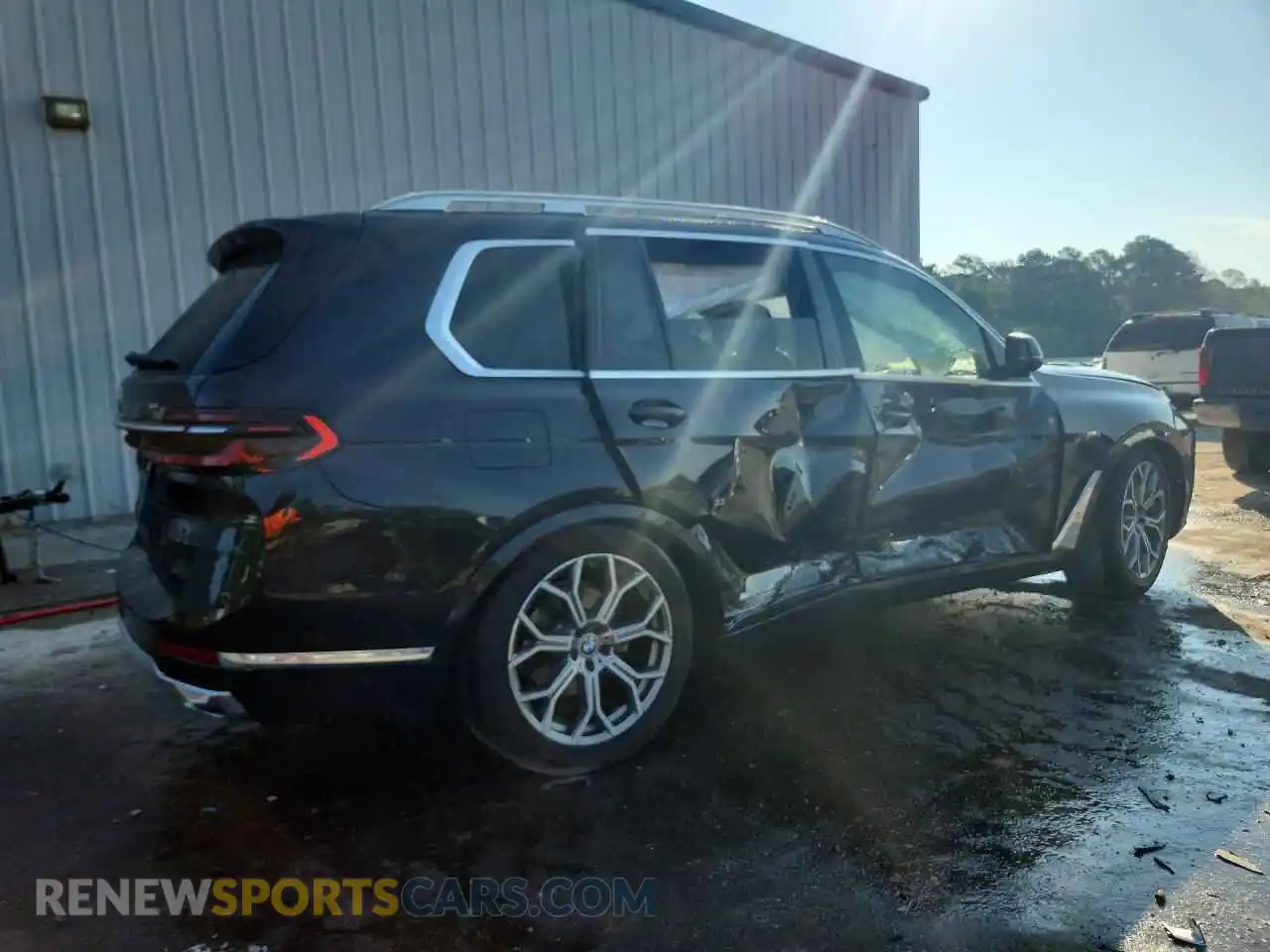 3 fotografías del automóvil dañado 5UX23EM02P9R10714 BMW X7 2023