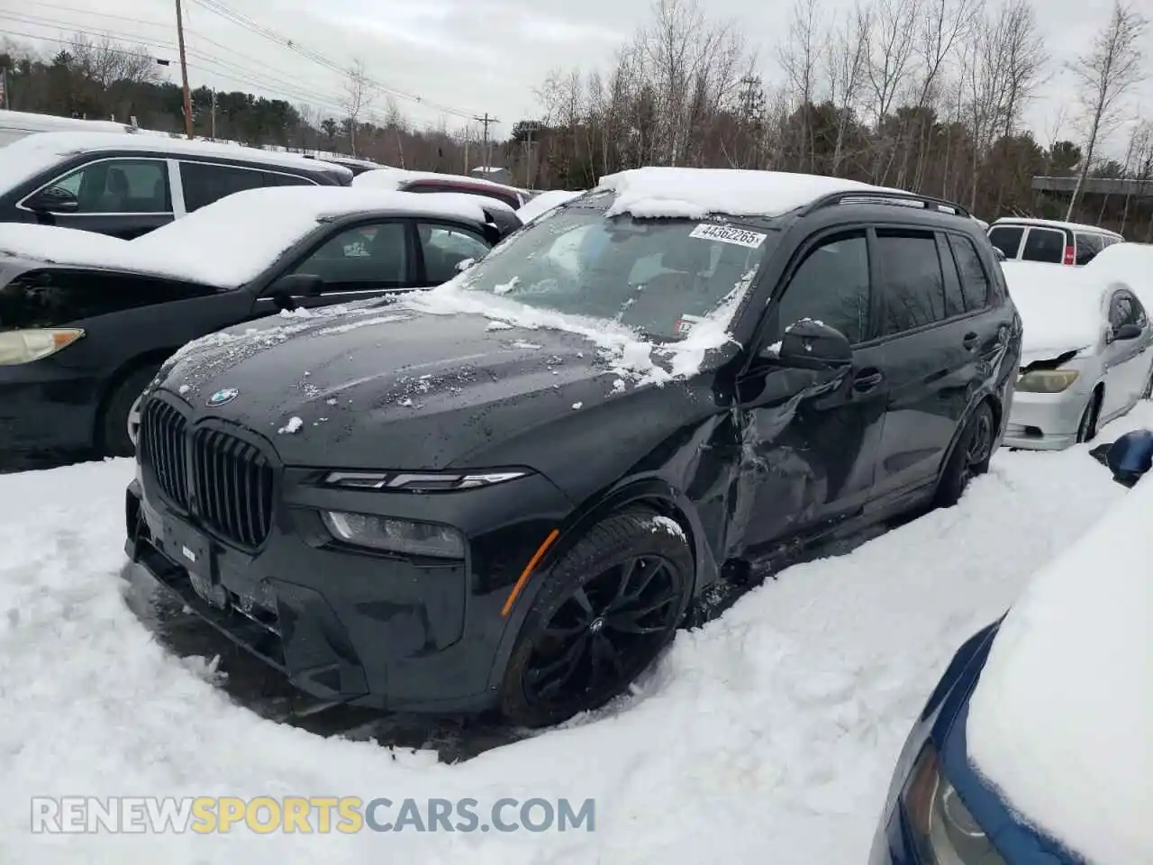 1 Photograph of a damaged car 5UX23EM03P9P28696 BMW X7 2023