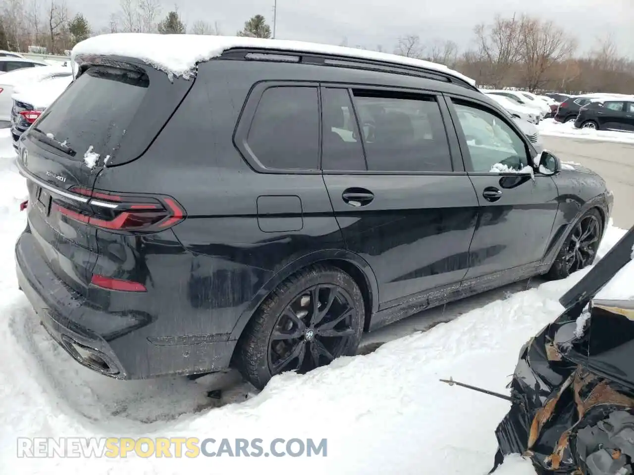 3 Photograph of a damaged car 5UX23EM03P9P28696 BMW X7 2023
