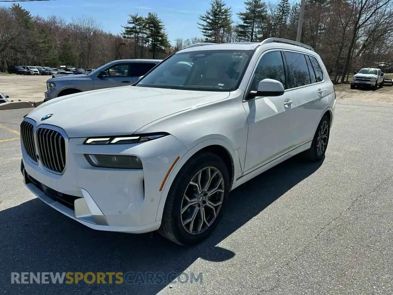 1 Photograph of a damaged car 5UX23EM03P9P67515 BMW X7 2023