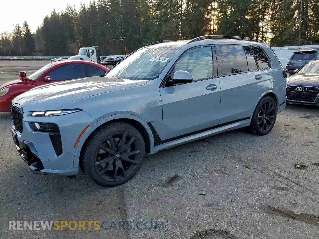 1 Photograph of a damaged car 5UX23EM03P9R30194 BMW X7 2023