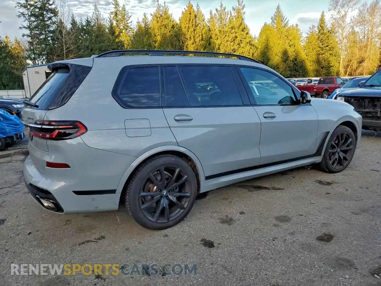3 Photograph of a damaged car 5UX23EM03P9R30194 BMW X7 2023