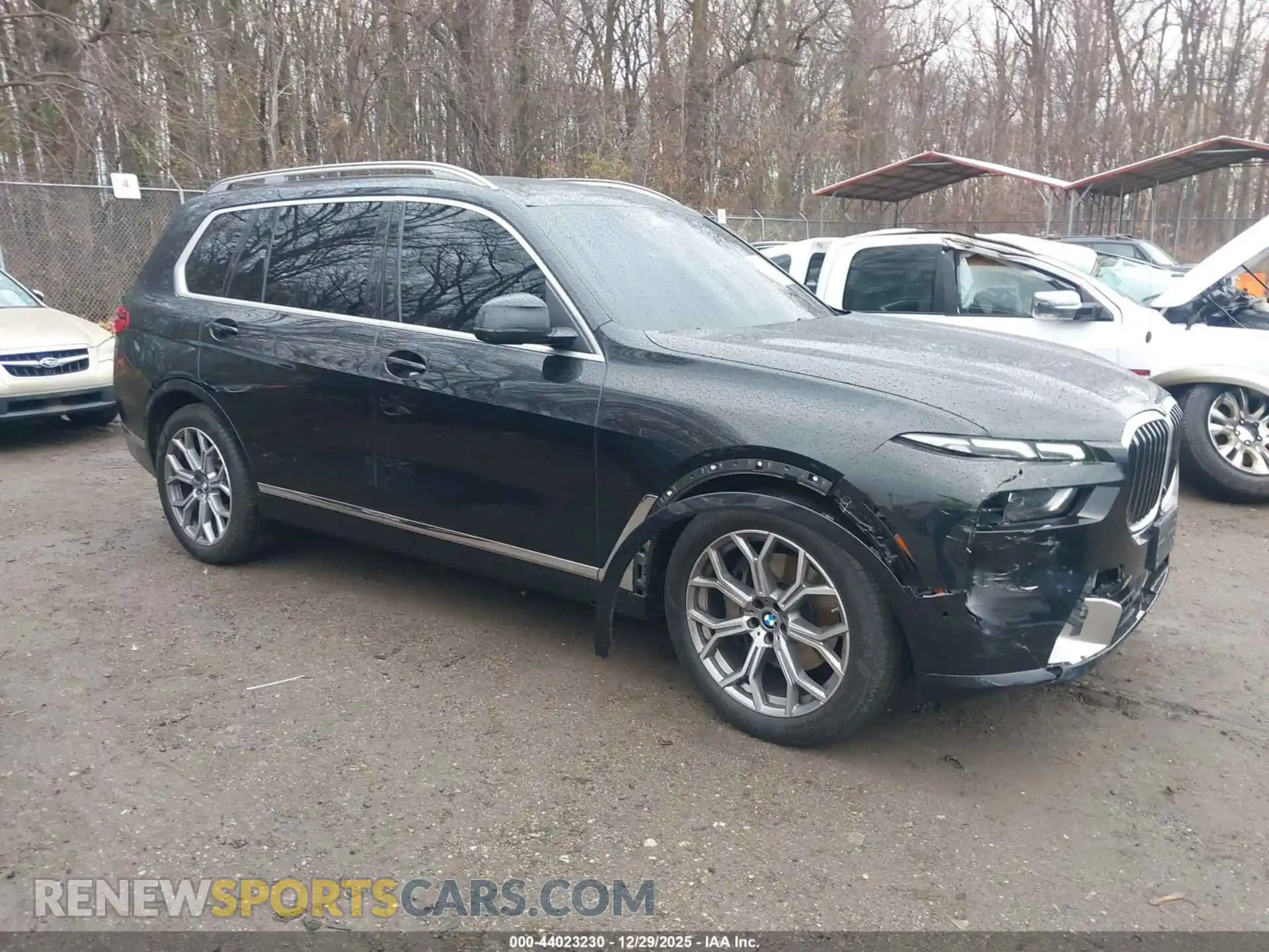 1 Photograph of a damaged car 5UX23EM03P9R82988 BMW X7 2023