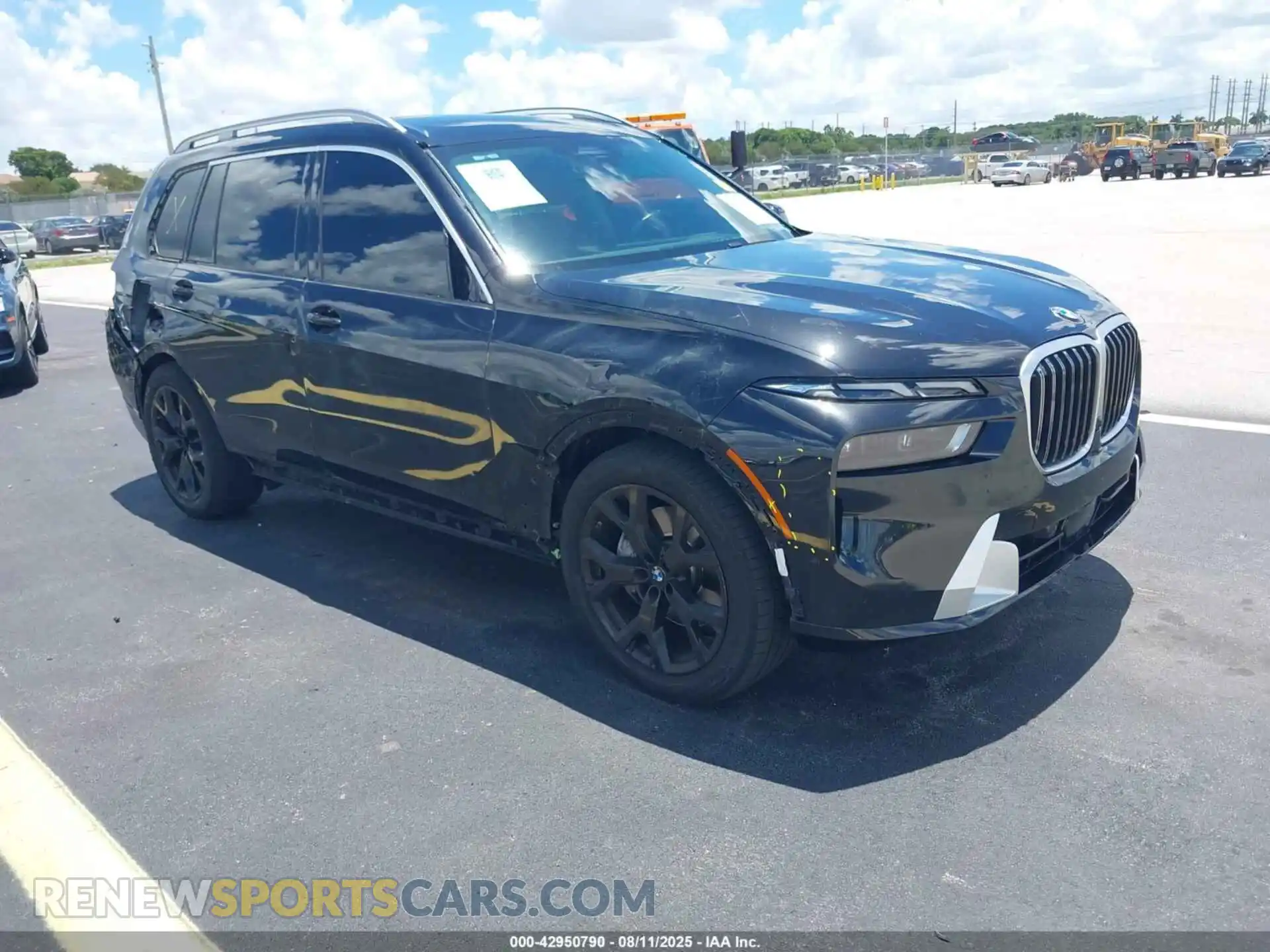 1 Photograph of a damaged car 5UX23EM04P9R27689 BMW X7 2023