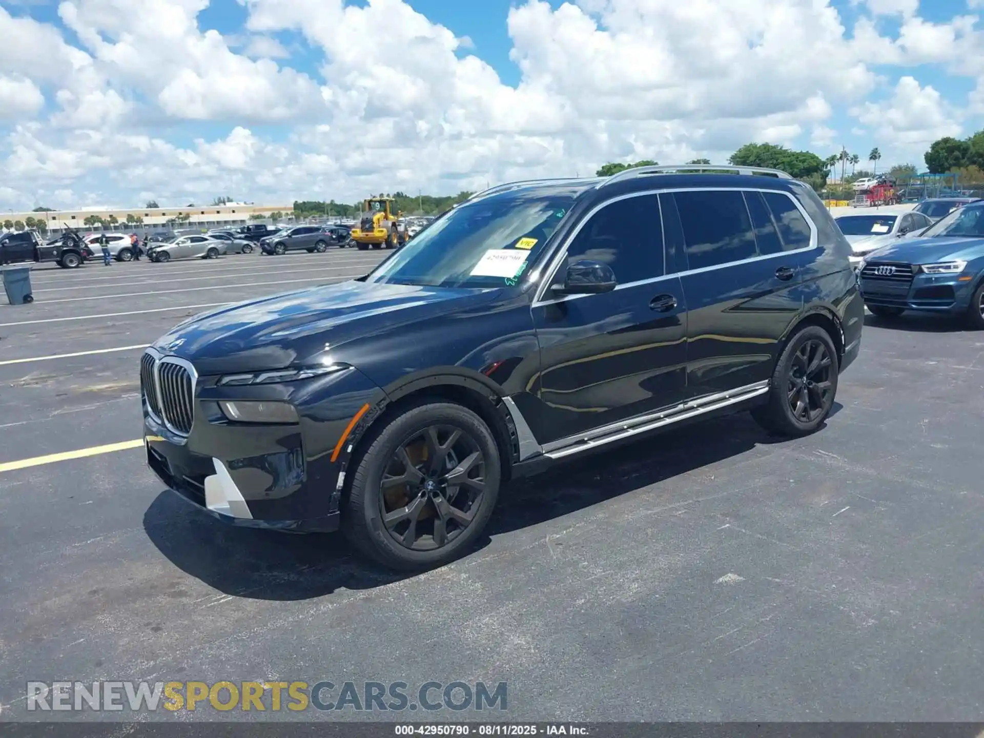 2 Photograph of a damaged car 5UX23EM04P9R27689 BMW X7 2023