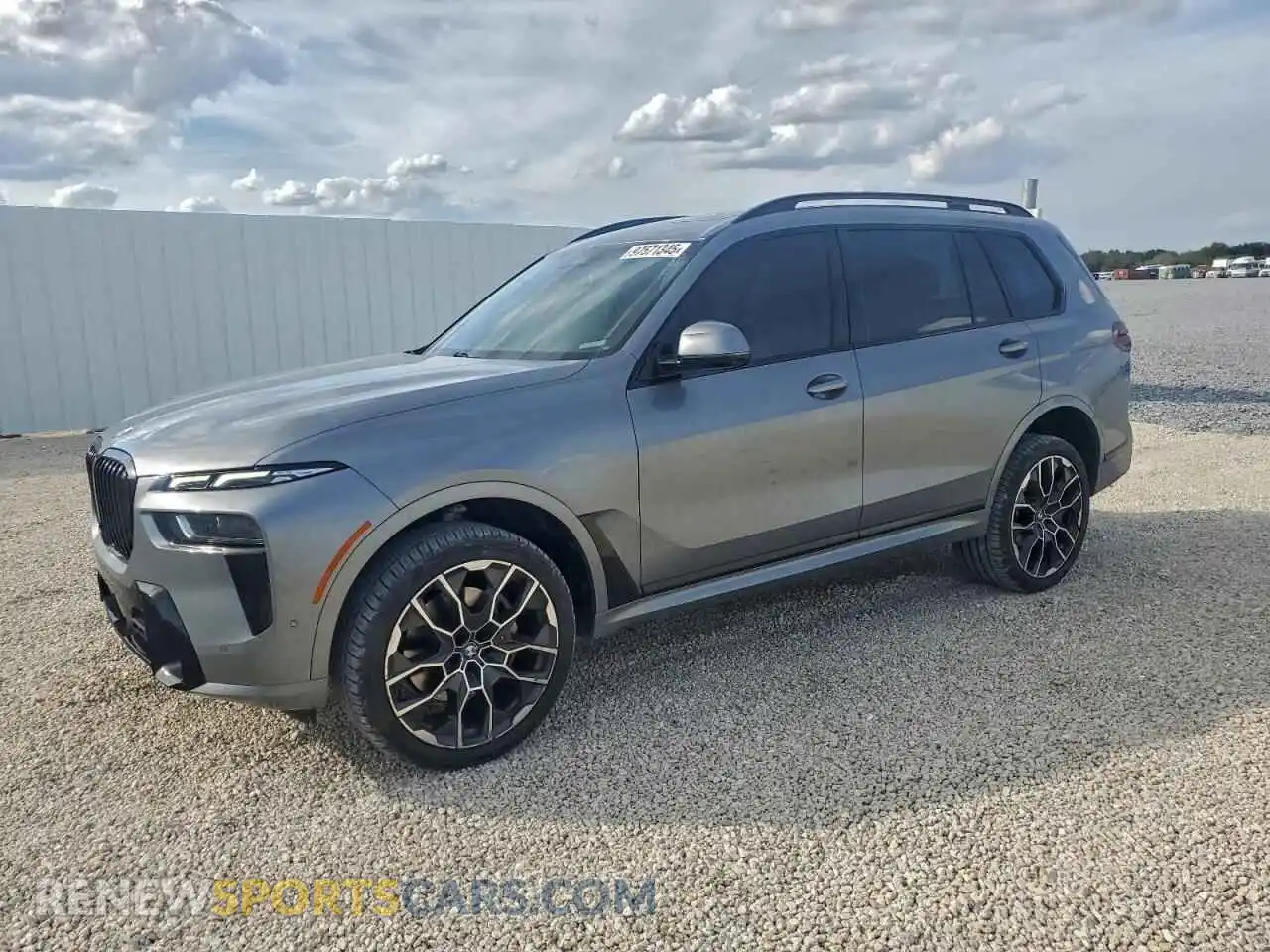 1 Фотография поврежденного автомобиля 5UX23EM05P9R00100 BMW X7 2023
