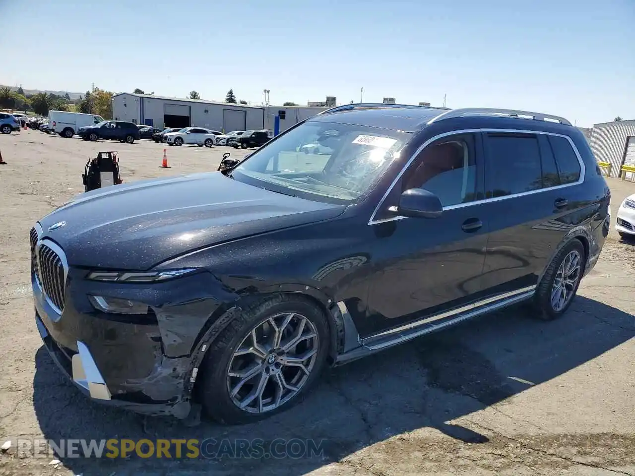 1 Photograph of a damaged car 5UX23EM05P9R60149 BMW X7 2023