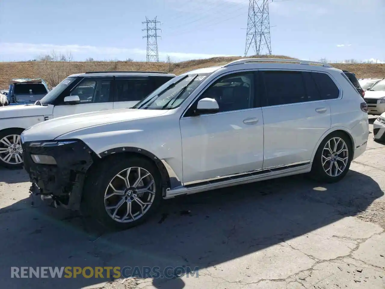 1 Photograph of a damaged car 5UX23EM06P9N62562 BMW X7 2023