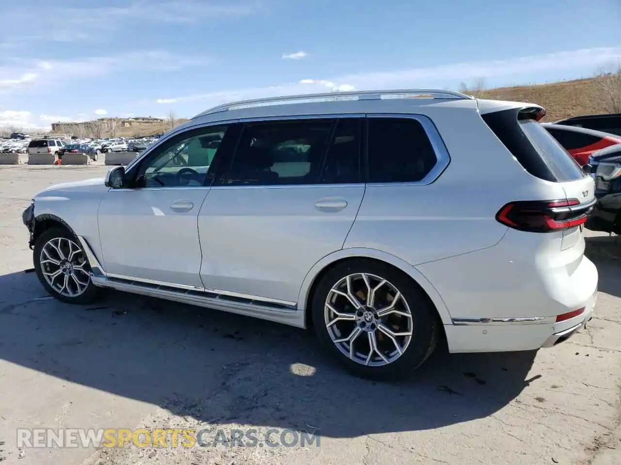 2 Photograph of a damaged car 5UX23EM06P9N62562 BMW X7 2023