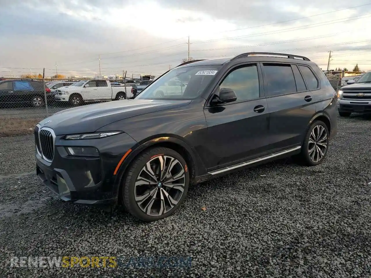 1 Photograph of a damaged car 5UX23EM06P9R86744 BMW X7 2023