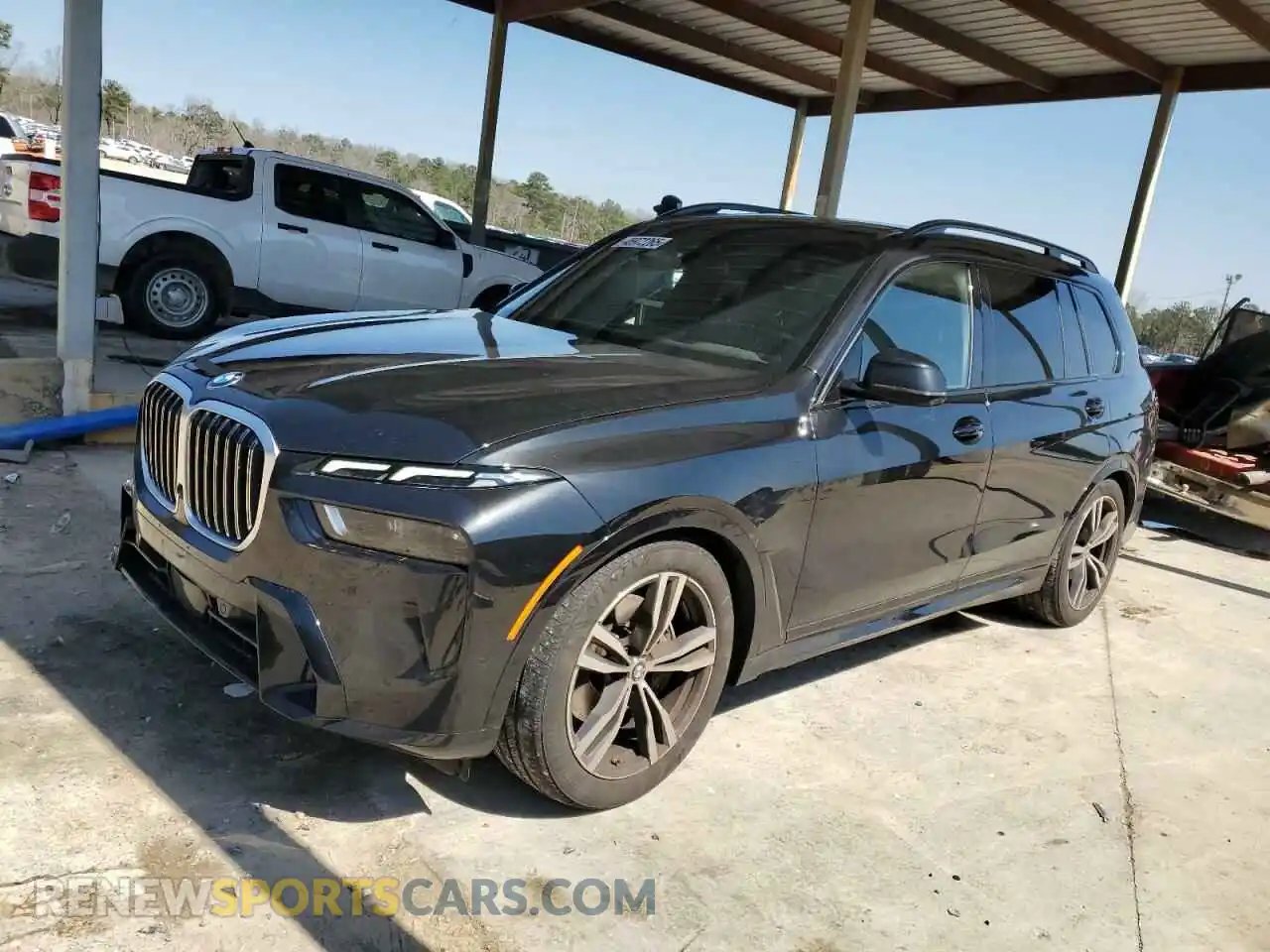 1 Photograph of a damaged car 5UX23EM07P9R68656 BMW X7 2023