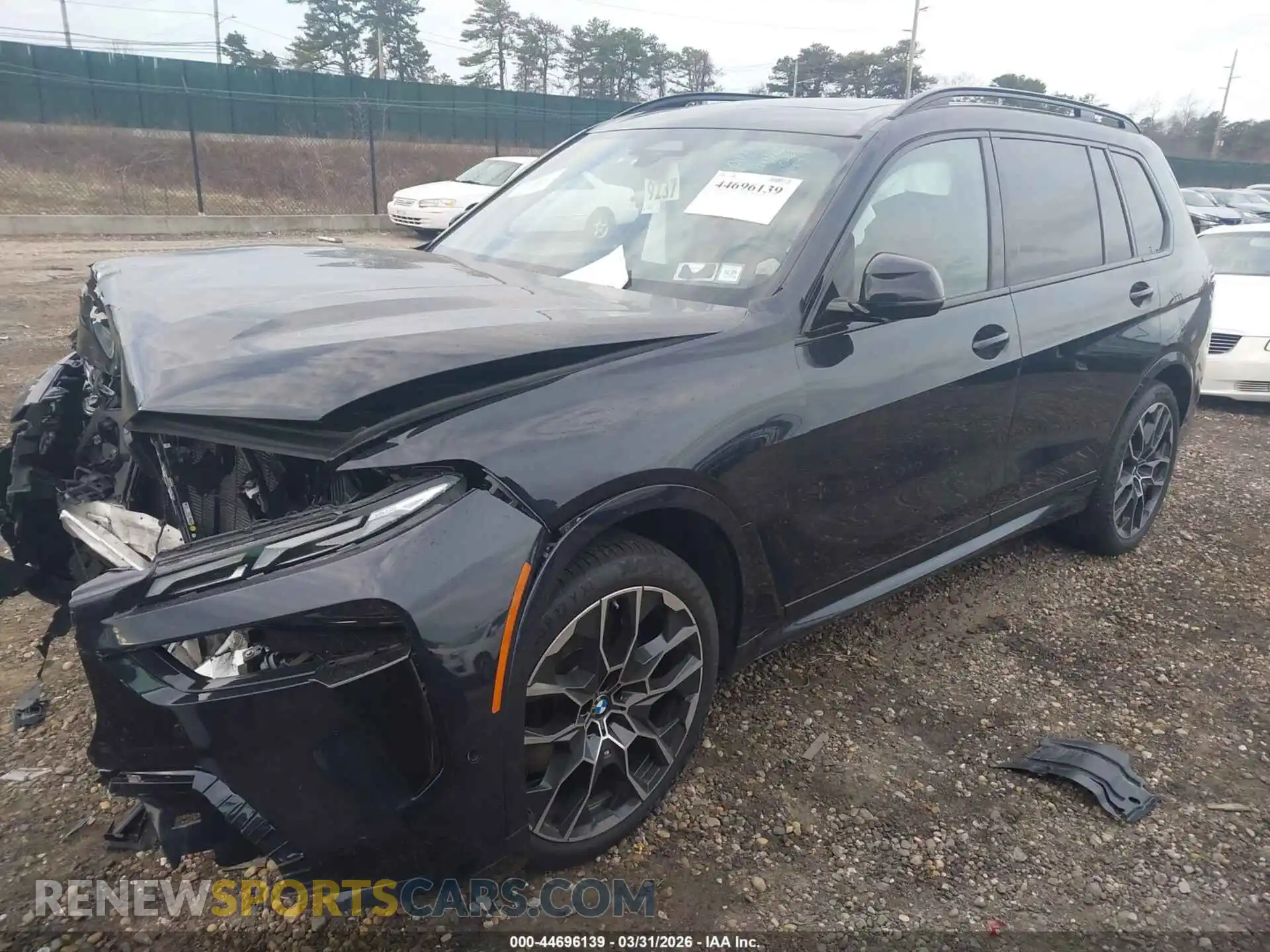 2 Фотография поврежденного автомобиля 5UX23EM07P9R93153 BMW X7 2023
