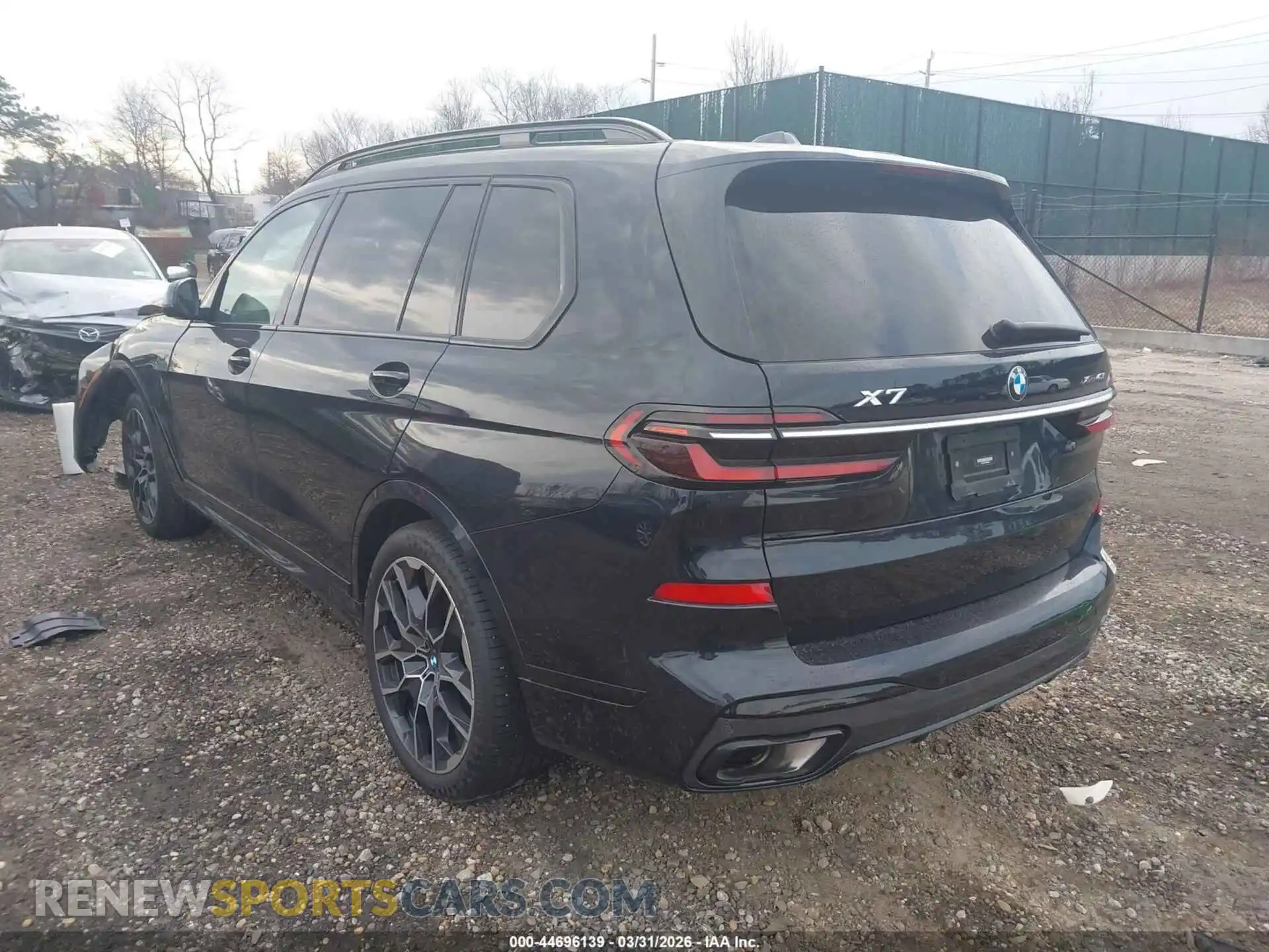 3 Фотография поврежденного автомобиля 5UX23EM07P9R93153 BMW X7 2023