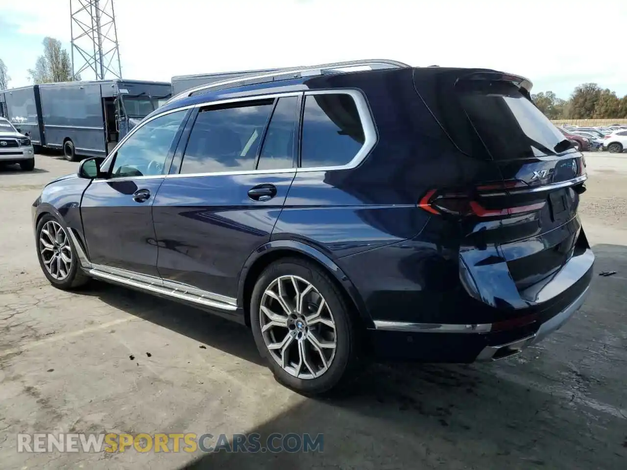2 Photograph of a damaged car 5UX23EM08P9N44631 BMW X7 2023