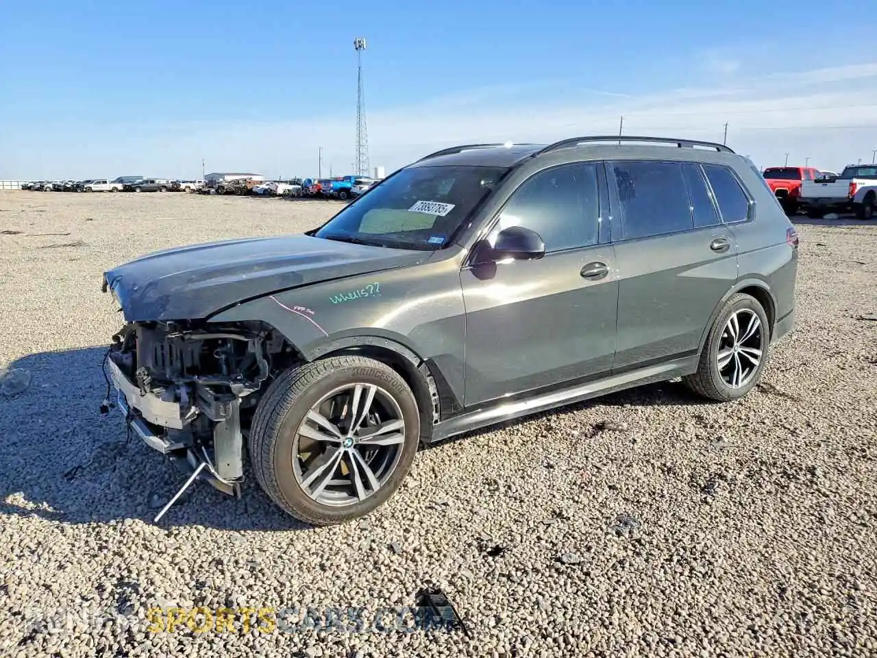 1 Photograph of a damaged car 5UX23EM08P9R18462 BMW X7 2023