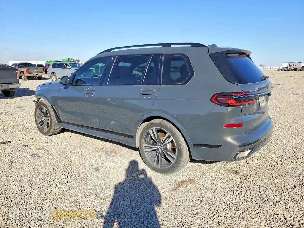 2 Photograph of a damaged car 5UX23EM08P9R18462 BMW X7 2023