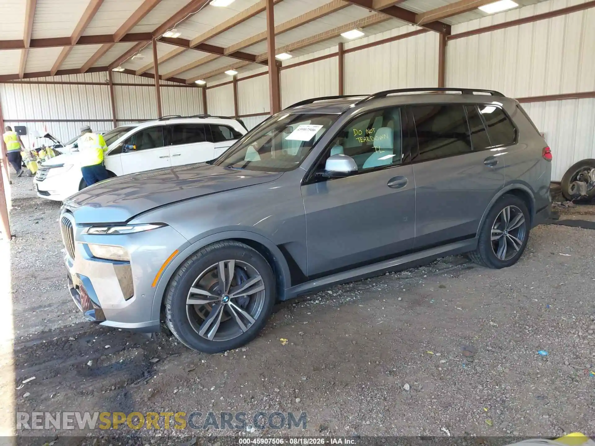 2 fotografías del automóvil dañado 5UX23EM08P9R32118 BMW X7 2023