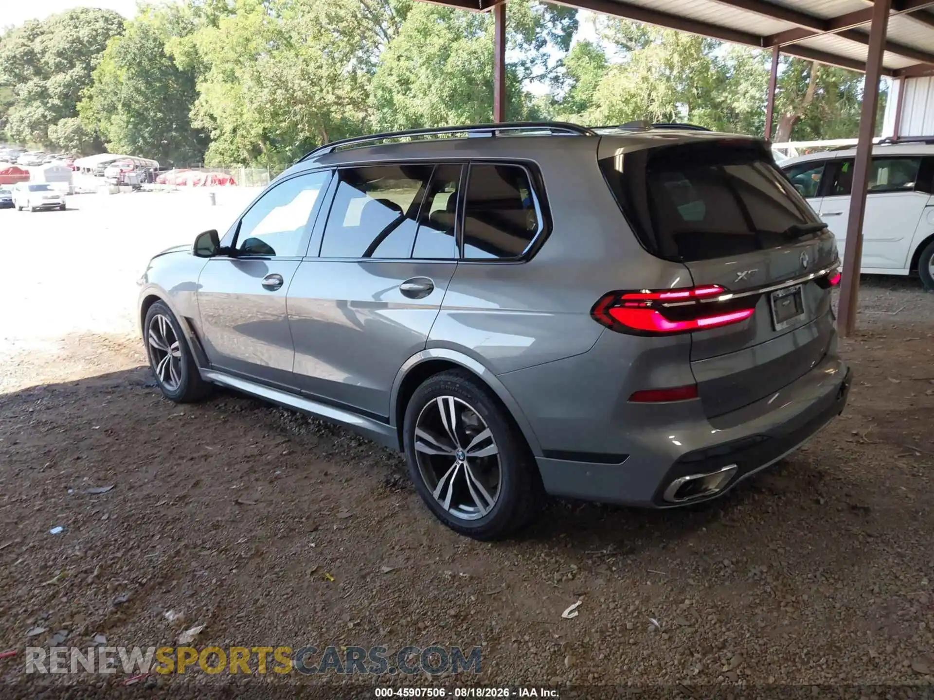 3 fotografías del automóvil dañado 5UX23EM08P9R32118 BMW X7 2023
