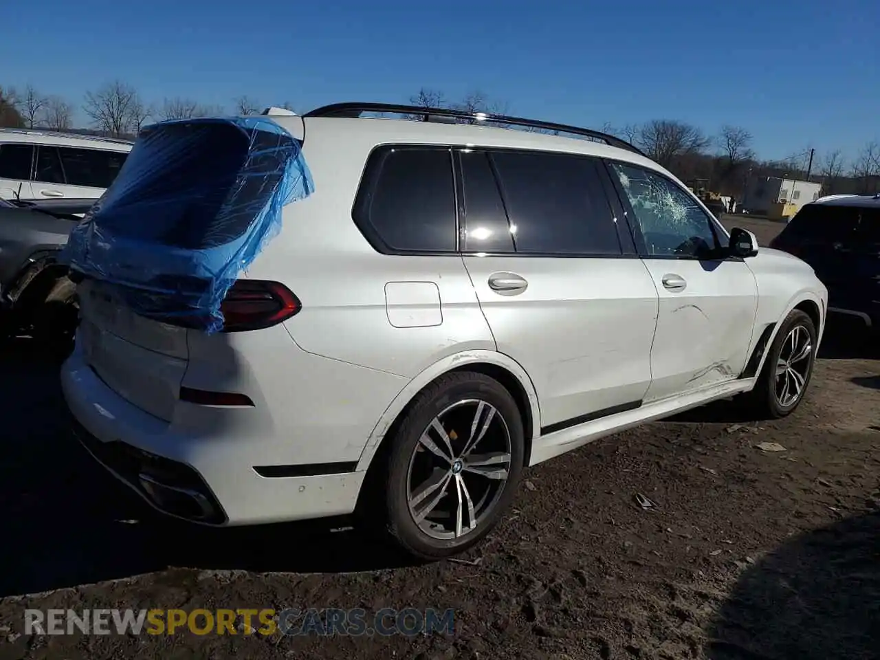 3 Photograph of a damaged car 5UX23EM08P9R67287 BMW X7 2023