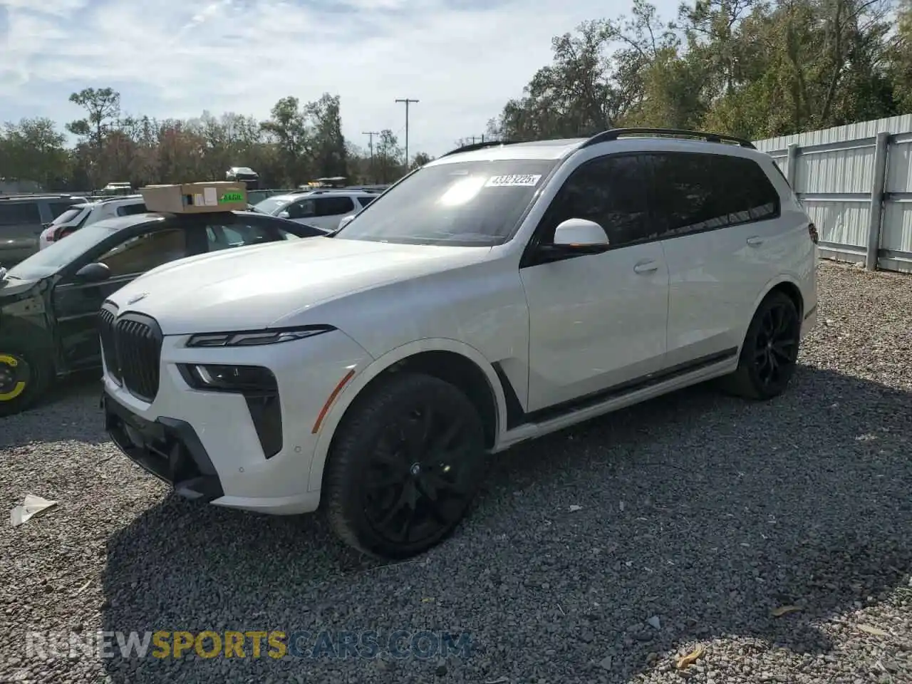 1 Photograph of a damaged car 5UX23EM09P9P01065 BMW X7 2023