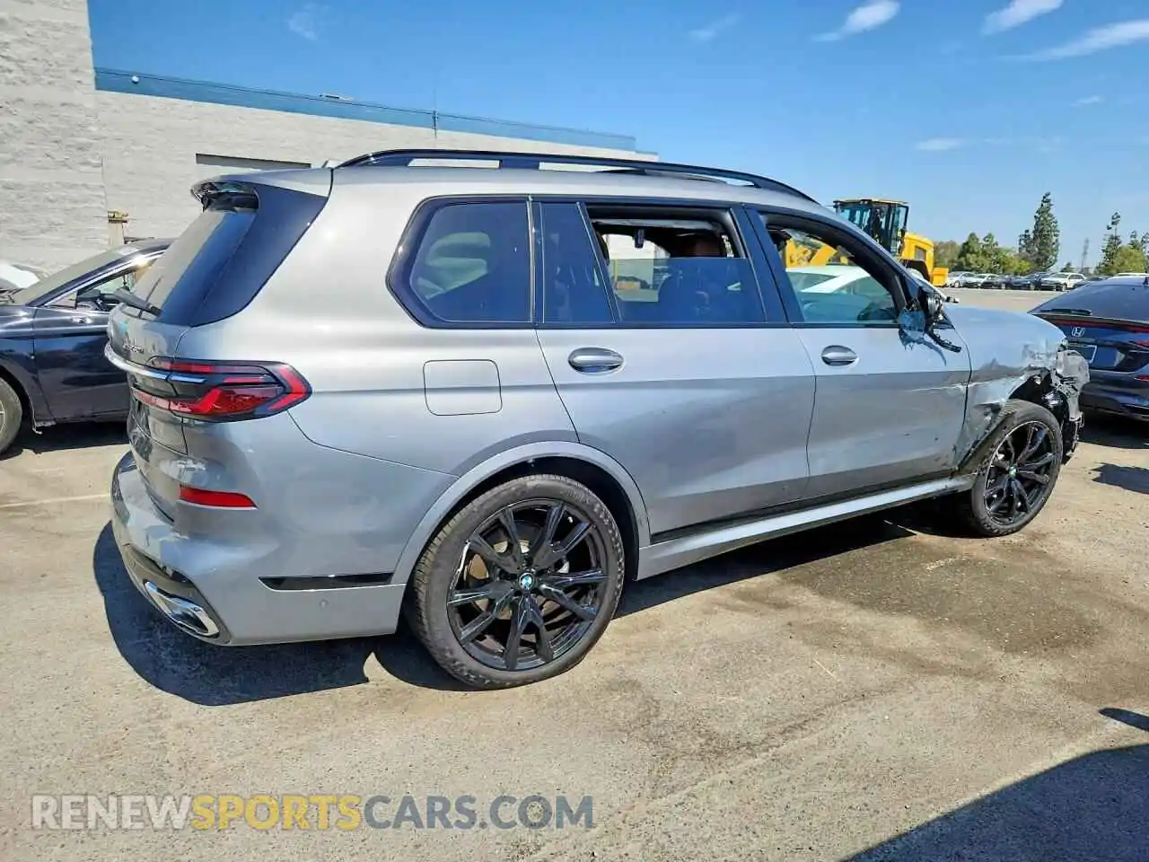 3 fotografías del automóvil dañado 5UX23EM09P9P27066 BMW X7 2023