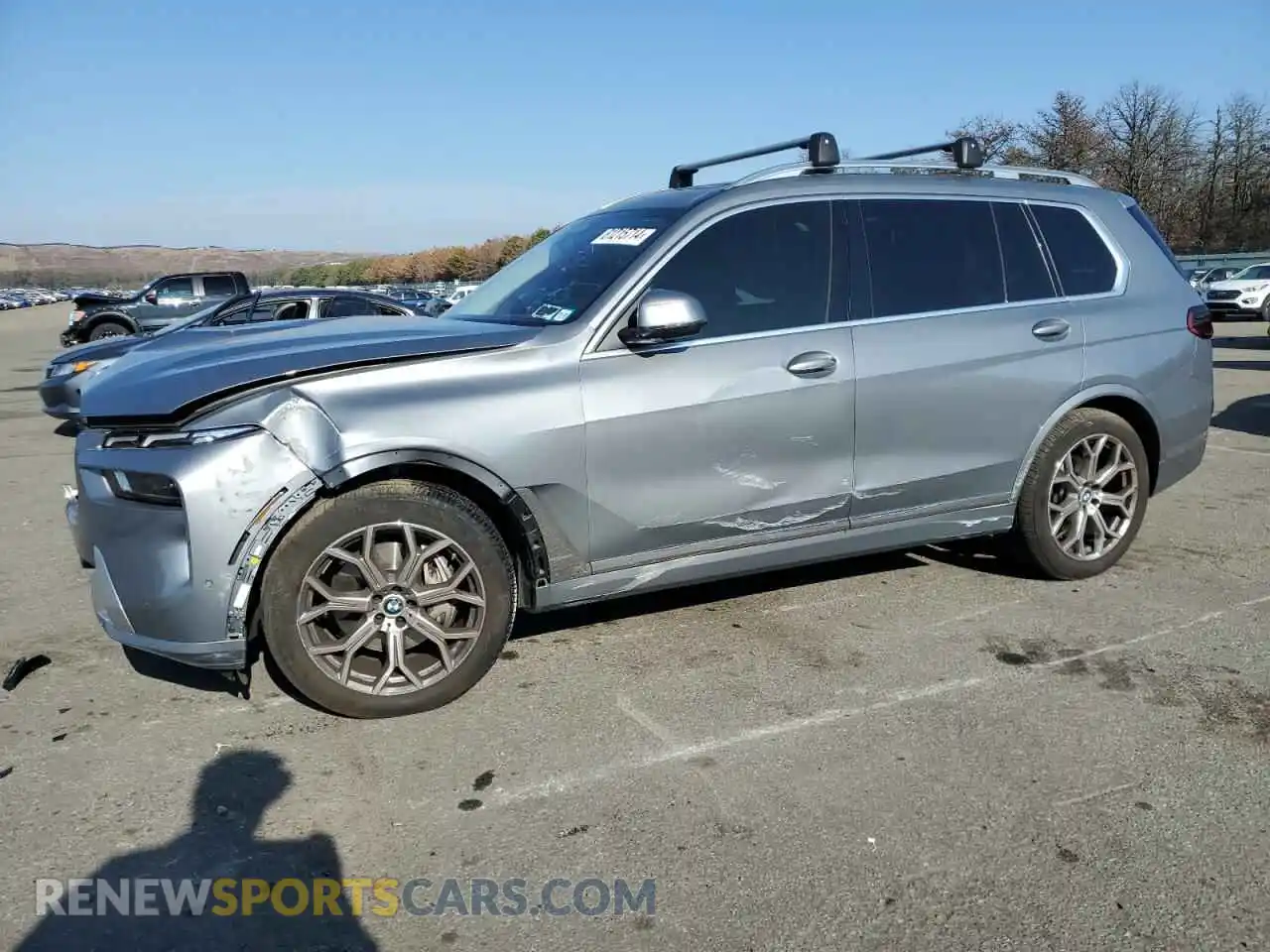 1 Photograph of a damaged car 5UX23EM09P9P75280 BMW X7 2023