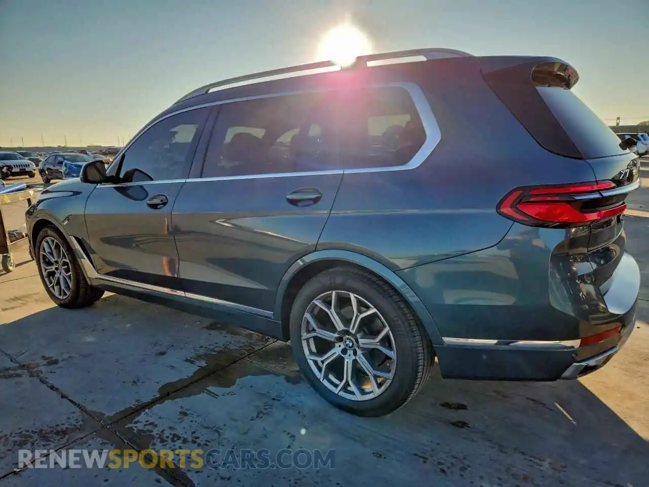 2 Photograph of a damaged car 5UX23EM09P9R44777 BMW X7 2023