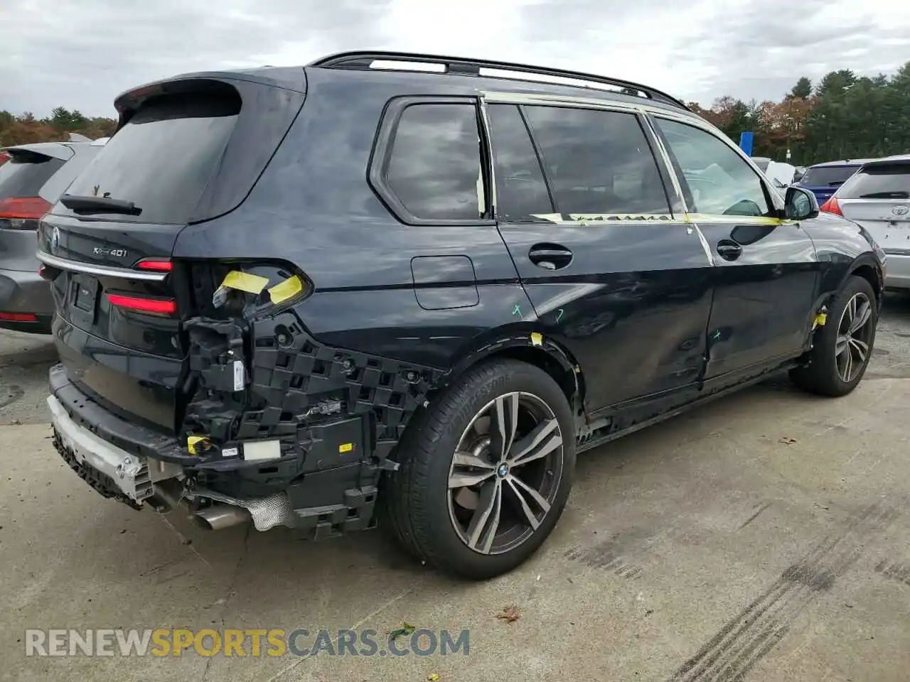 3 Photograph of a damaged car 5UX23EM0XP9P93593 BMW X7 2023