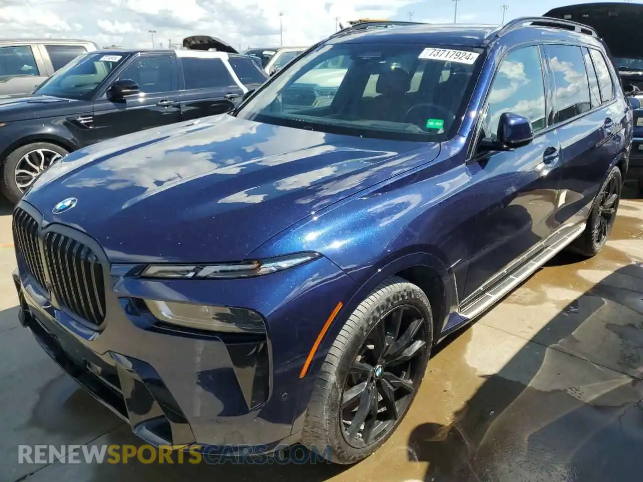 1 Photograph of a damaged car 5UX23EM0XP9R58980 BMW X7 2023