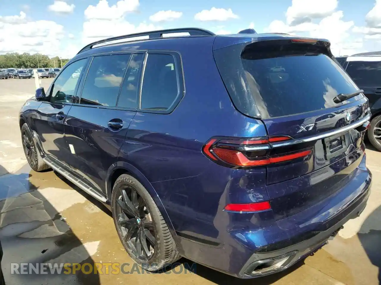 2 Photograph of a damaged car 5UX23EM0XP9R58980 BMW X7 2023