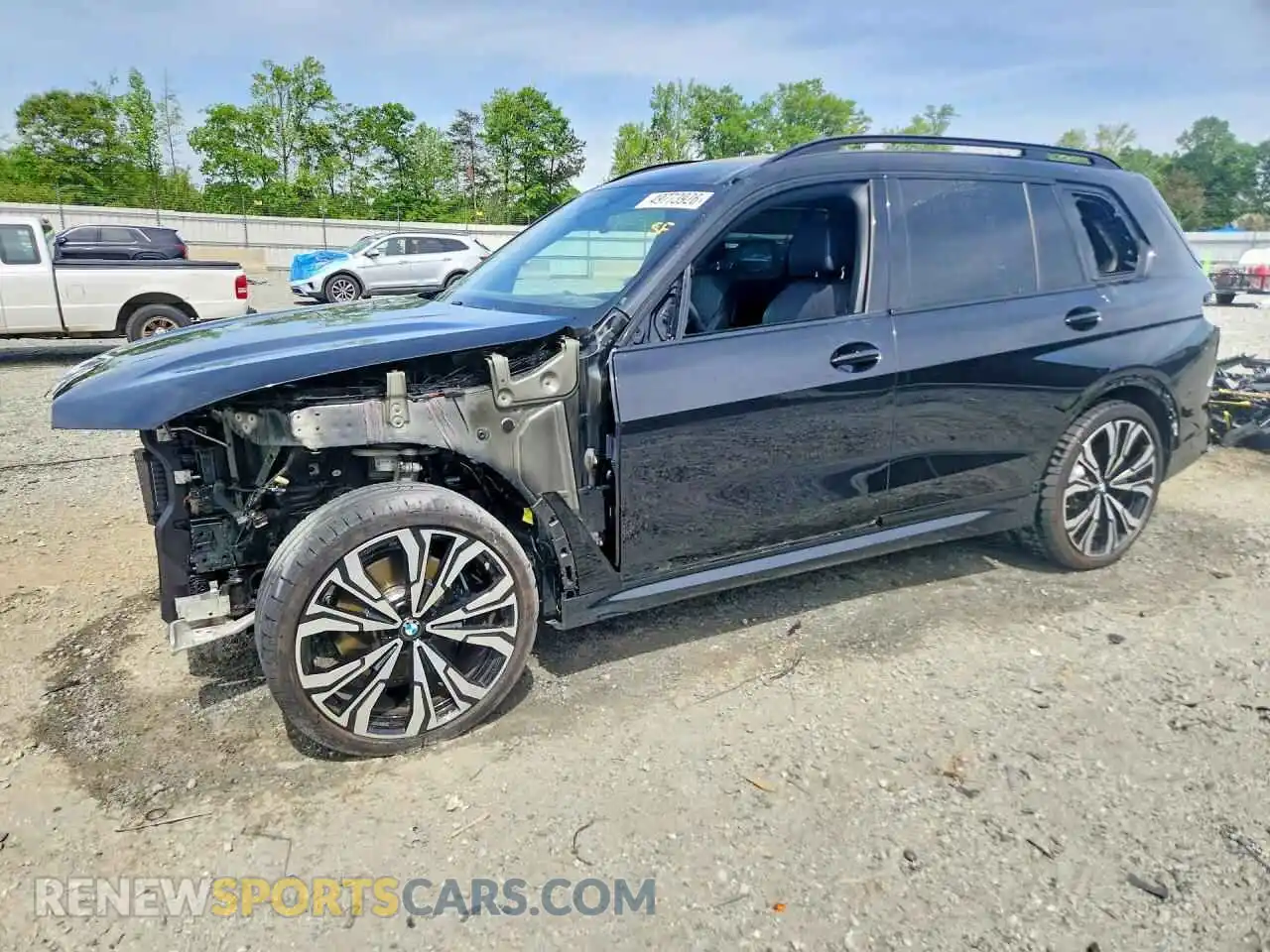 1 Photograph of a damaged car 5UX33EM02P9R10717 BMW X7 2023