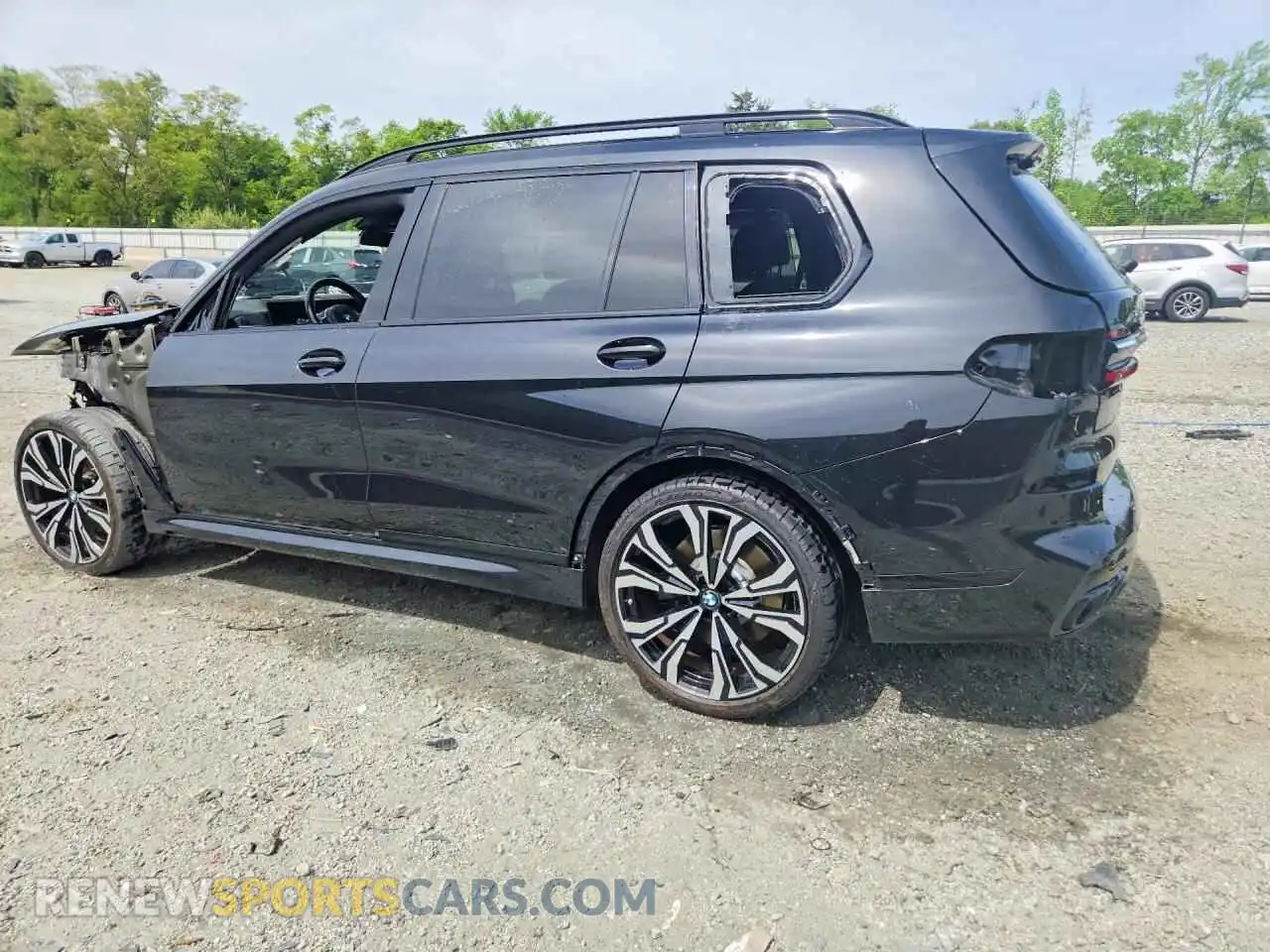 2 Photograph of a damaged car 5UX33EM02P9R10717 BMW X7 2023