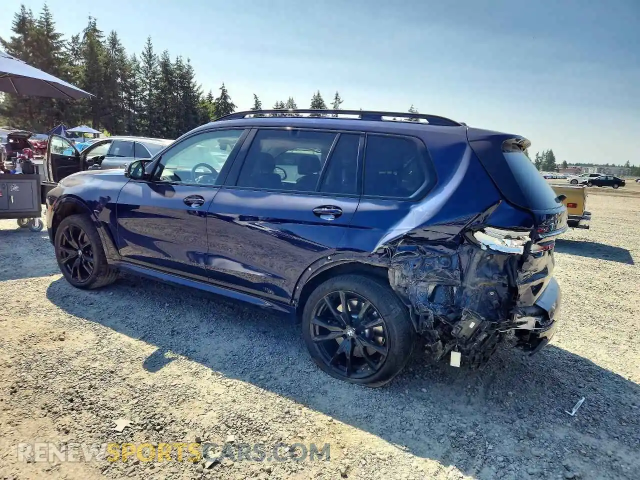 2 Фотография поврежденного автомобиля 5UX33EM07P9R70556 BMW X7 2023