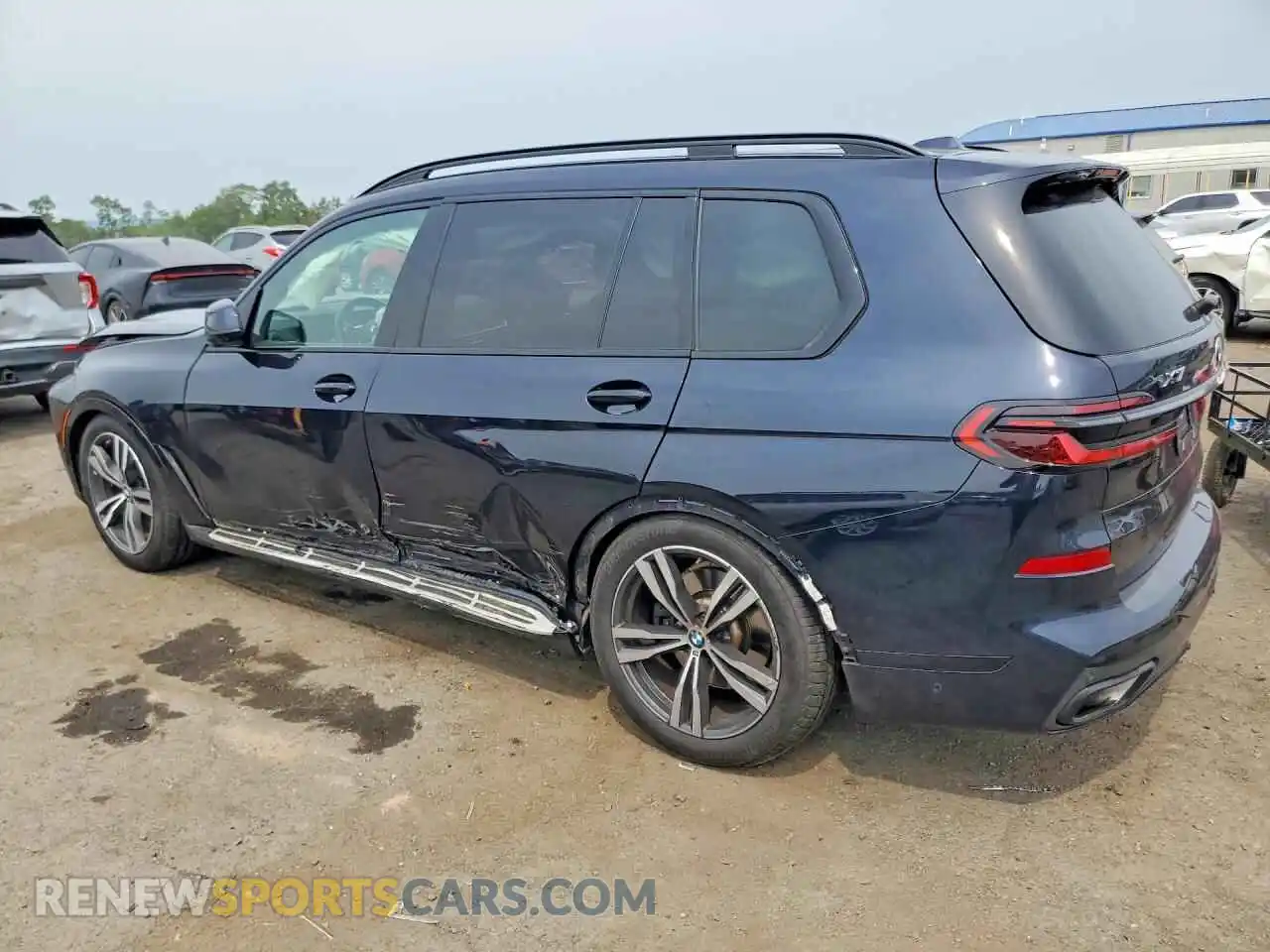 2 Фотография поврежденного автомобиля 5UX23EM00R9S12315 BMW X7 2024