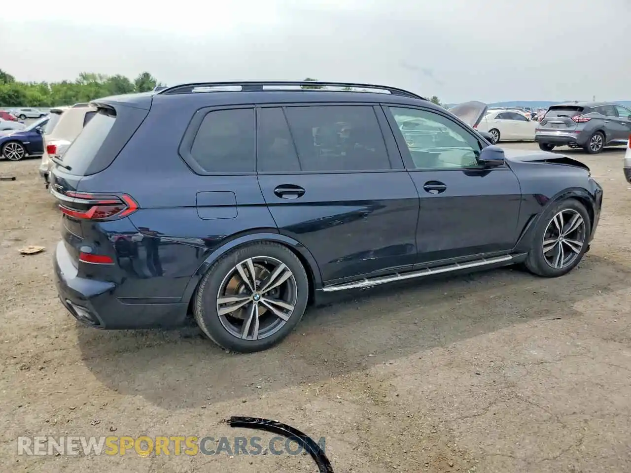 3 Фотография поврежденного автомобиля 5UX23EM00R9S12315 BMW X7 2024
