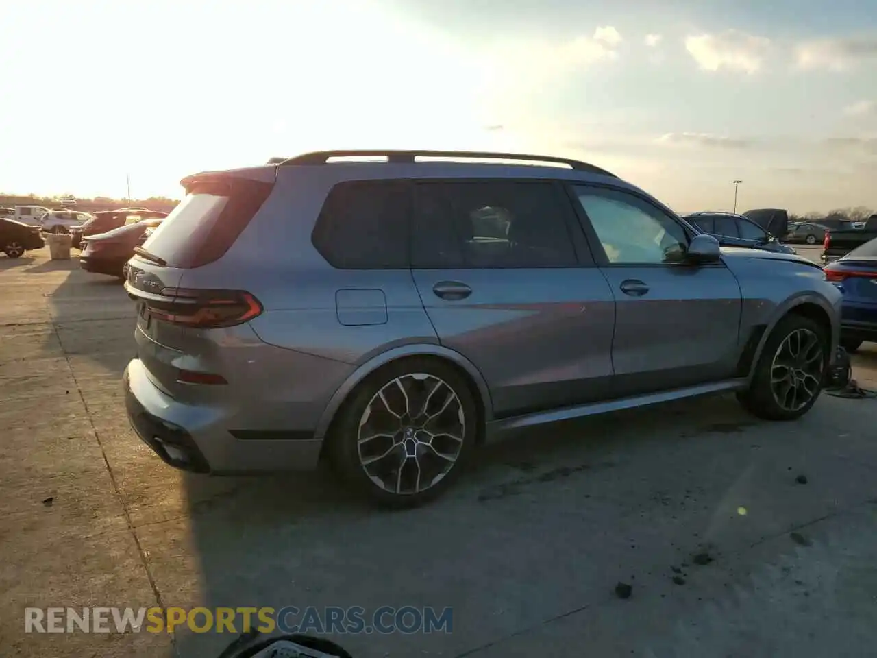3 Photograph of a damaged car 5UX23EM00R9S28952 BMW X7 2024
